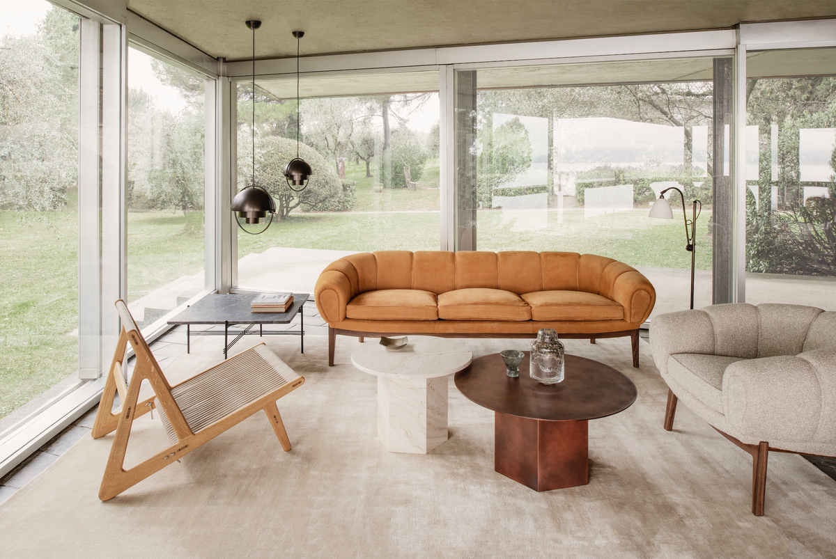 Gubi outlet travertine table