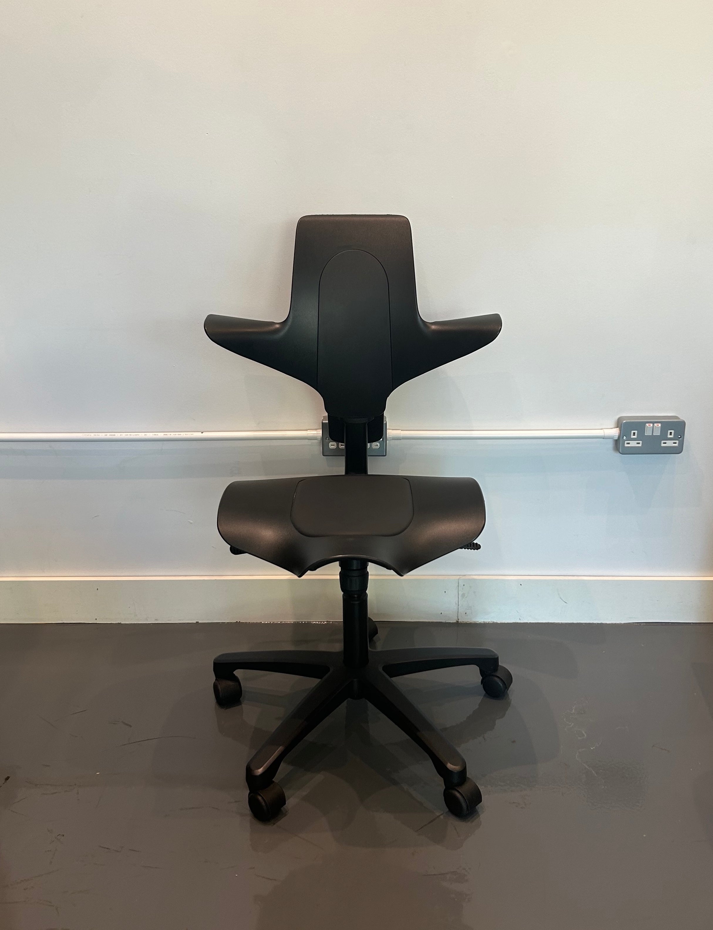 HÅG Capisco Puls – Couch Potato Company - Main Image