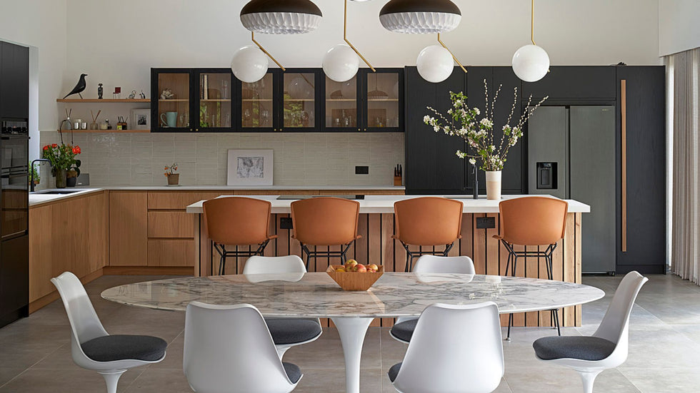 Knoll Saarinen Tulip Dining Table Oval – Couch Potato Company